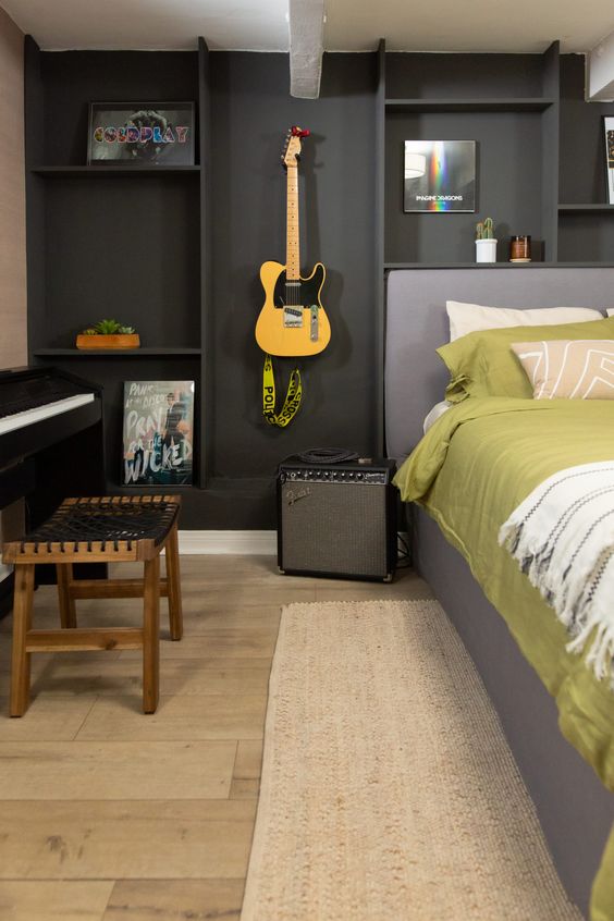 Bedroom décor for teenage guys_guitar